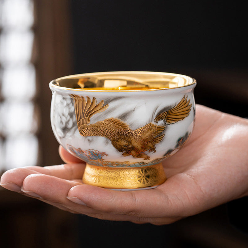 Teeservice aus vergoldeter Keramik mit Steinadler und glückverheißendem Drachen, inklusive Geschenkbox