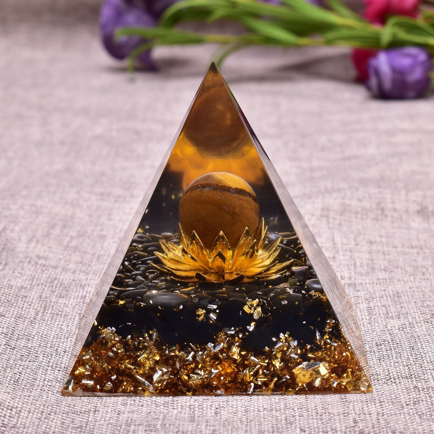 Goldene Lotus-Schutzpyramide