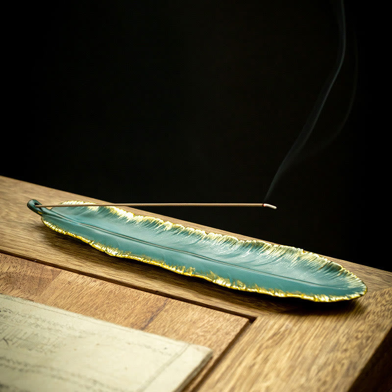 Green Feather Räuchergefäß aus Keramik mit Goldrand für Meditation
