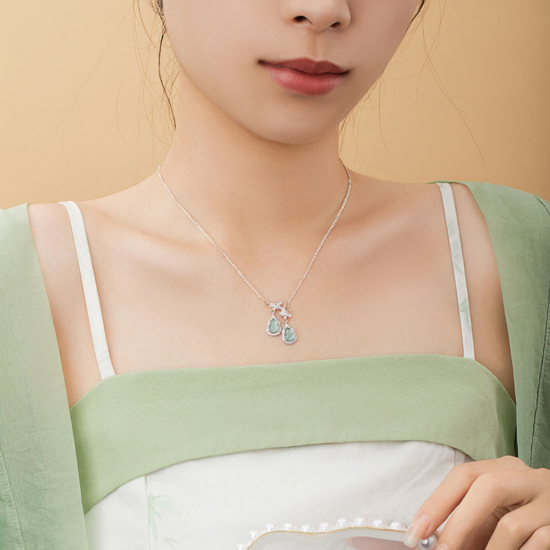 Grüne Jade Doppelkürbis Schmetterling Glück Halskette