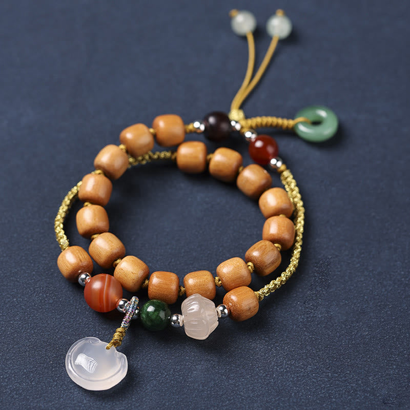 Grünes Sandelholz-Chalcedon-Armband mit Peace-Schnalle