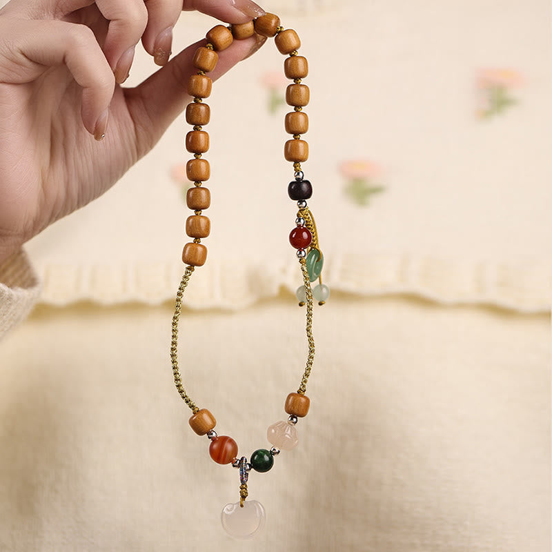 Grünes Sandelholz-Chalcedon-Armband mit Peace-Schnalle