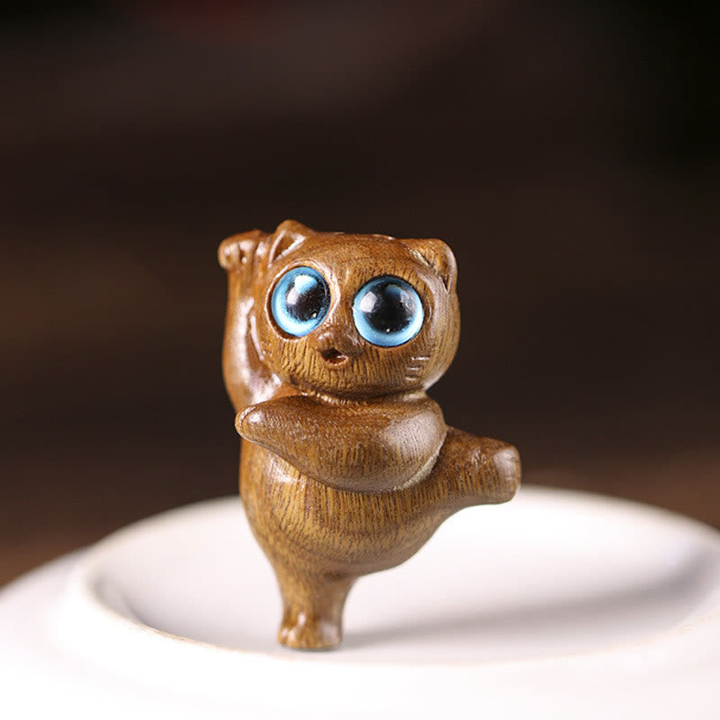 Tanzende Katzenfigur aus grünem Sandelholz, 3,7 cm, positive Energie