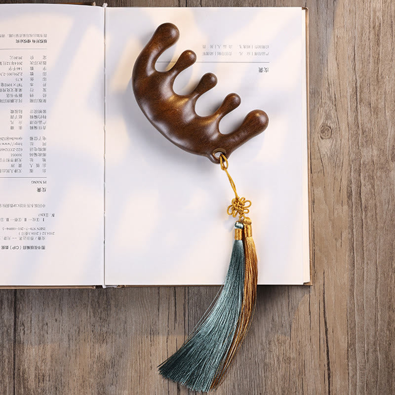 Massagekamm mit Quaste aus grünem Sandelholz für wohltuende Entspannung