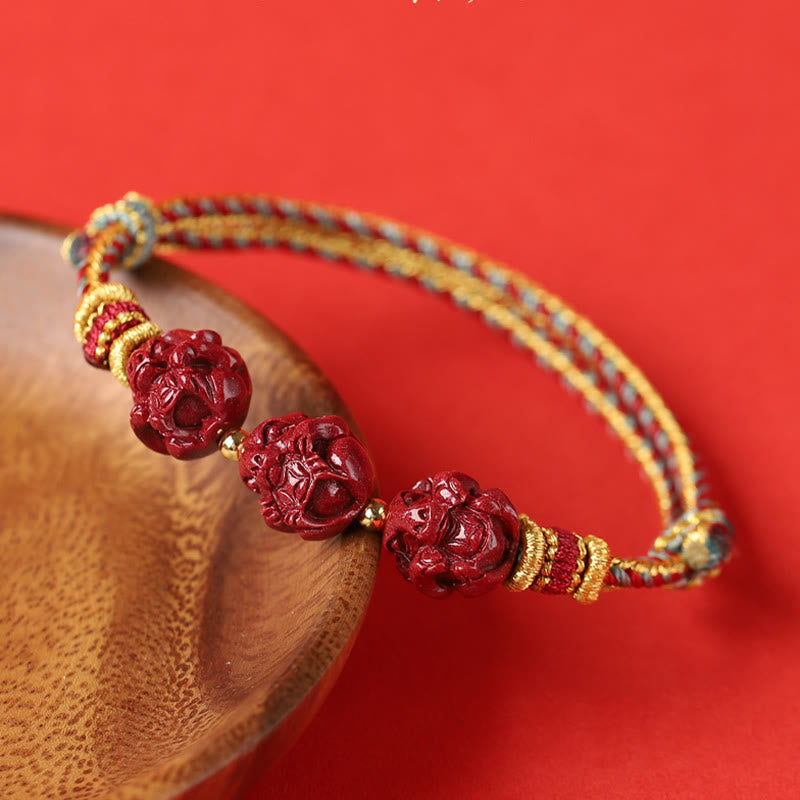 Handgefertigtes chinesisches Sternzeichen-Armband aus Zinnober mit dunkelrotem Segensband