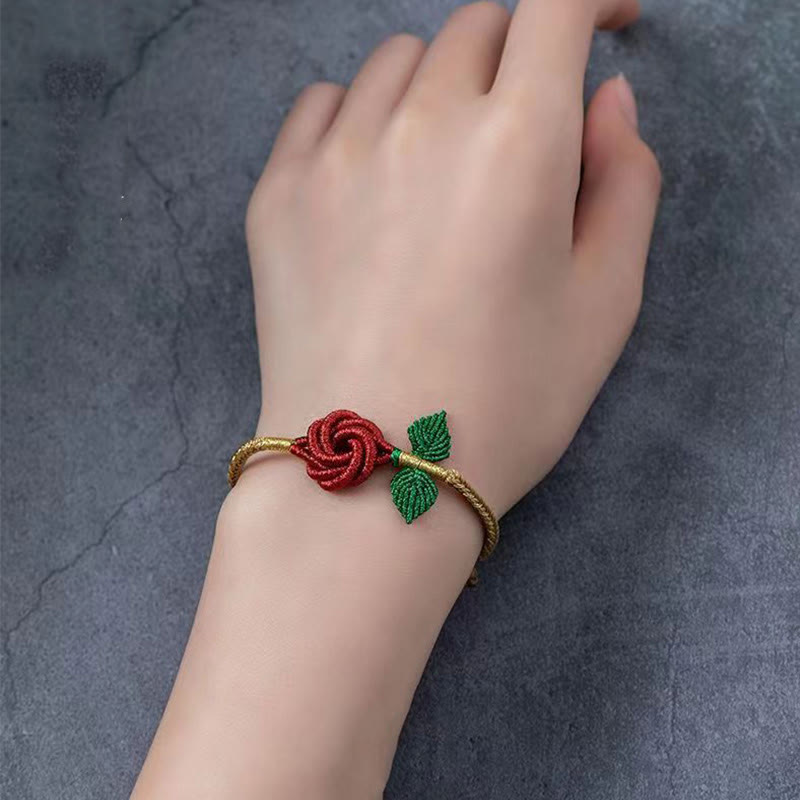 Handgefertigtes rotes Schnurarmband mit achtfädigem Friedensknoten für Glück