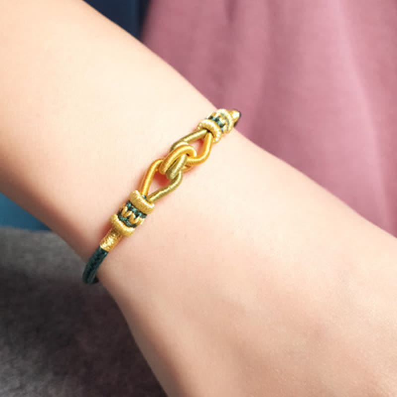 Handgefertigtes rotes Schnurarmband für Glauben und Stärke | Heilende Klänge