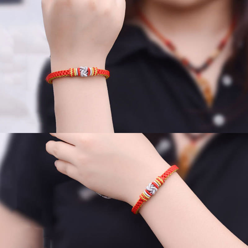 Handgemachtes rotes Armband mit Wahrer Liebe und Knoten für Glück
