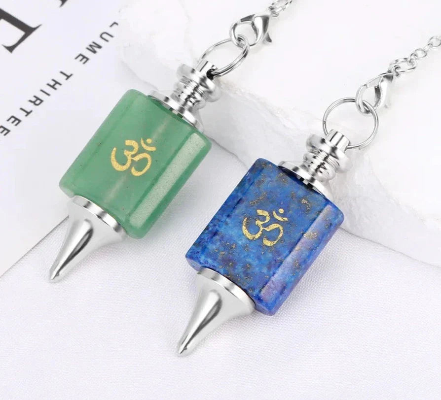 Kristallpendel mit Silberkette zur Wahrsagerei