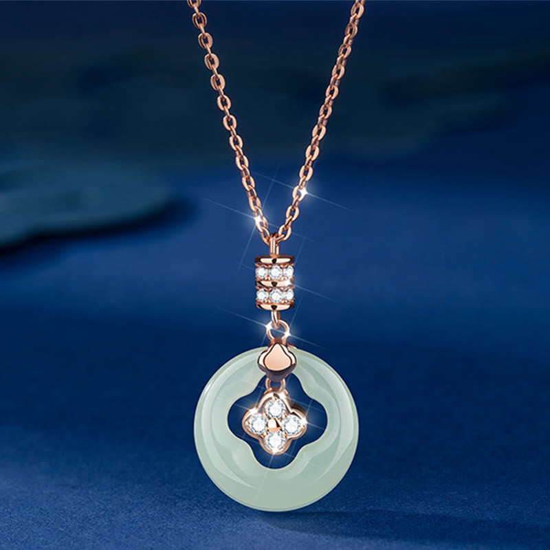Glücksbringer-Halskette mit vierblättrigem Kleeblatt aus Hetian-Jade für Wohlstand