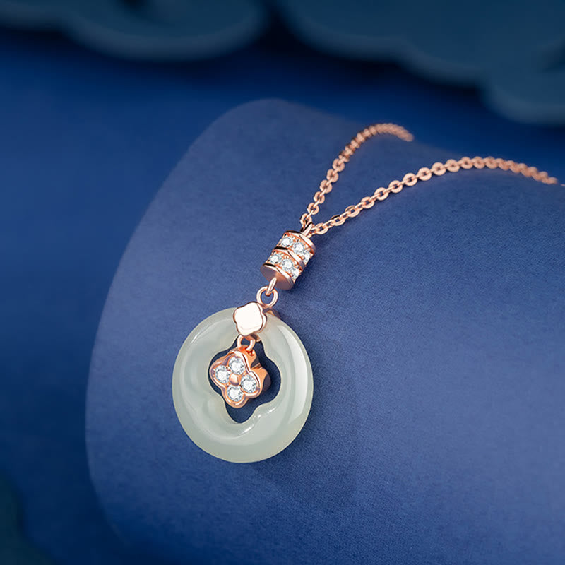 Glücksbringer-Halskette mit vierblättrigem Kleeblatt aus Hetian-Jade für Wohlstand