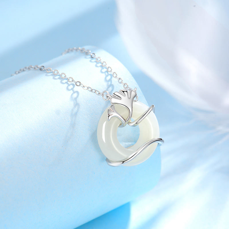 Halskette mit Peace Buckle-Anhänger aus Hetian-Jade in Sterlingsilber