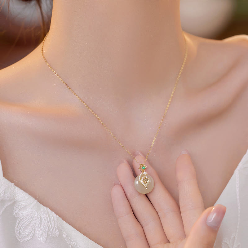 Hetian Jade Peace Buckle Schlangenhalskette