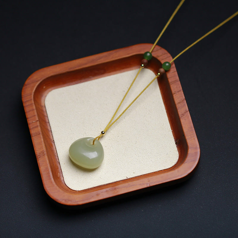 Halskette mit Wohlstandsanhänger aus Hetian-Jade | Kleines Taschendesign