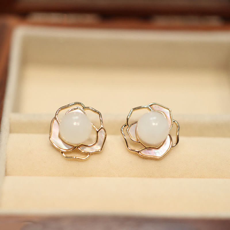 Schmuckset mit Kamelienblüten aus Hetian-Weißjade für Glück und Schutz