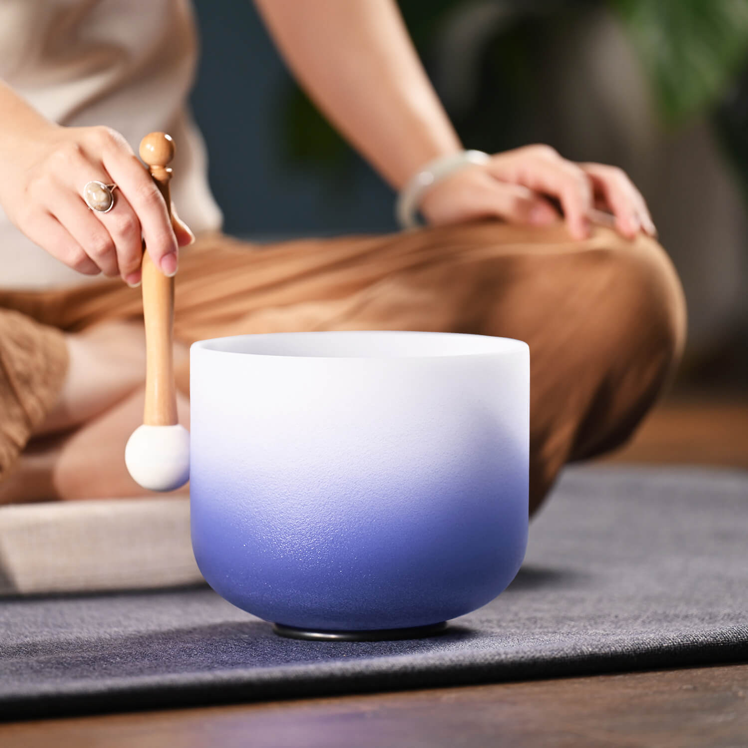 Gradient Blue and White Indigo Aria Crystal Singing Bowl with Wooden Mallet