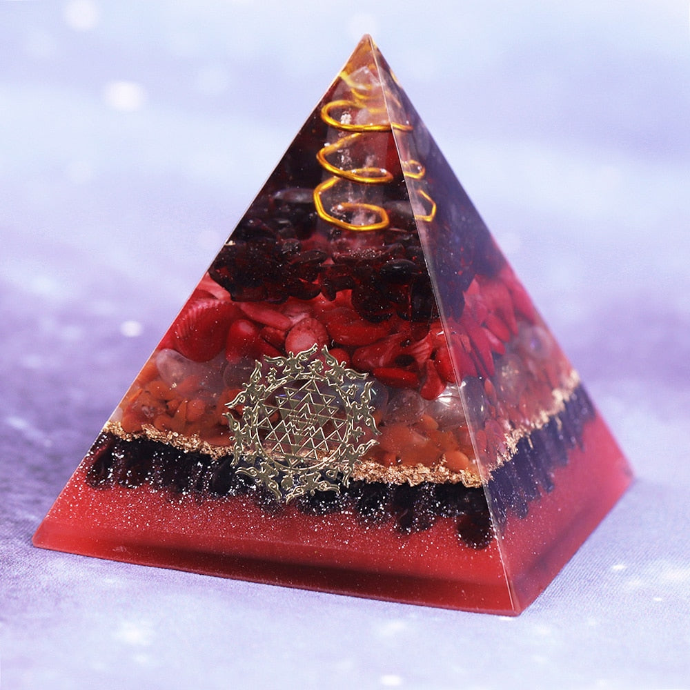 Unendliche Schöpfung Granat Orgonit Pyramide