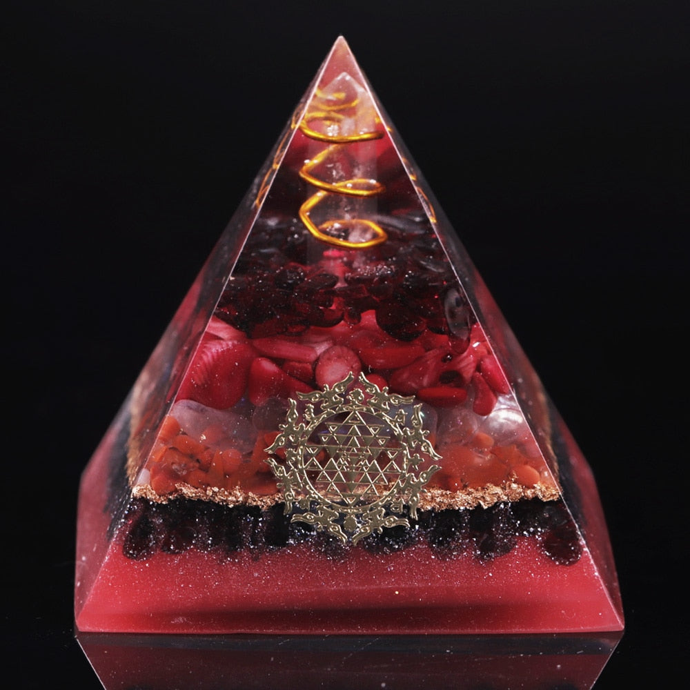 Unendliche Schöpfung Granat Orgonit Pyramide