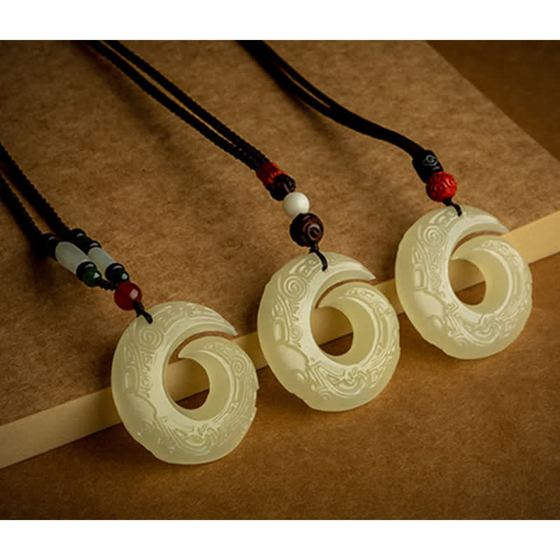 Jade-Friedensschnallen-Halskette für Glücks- und Wohlstandsanhänger