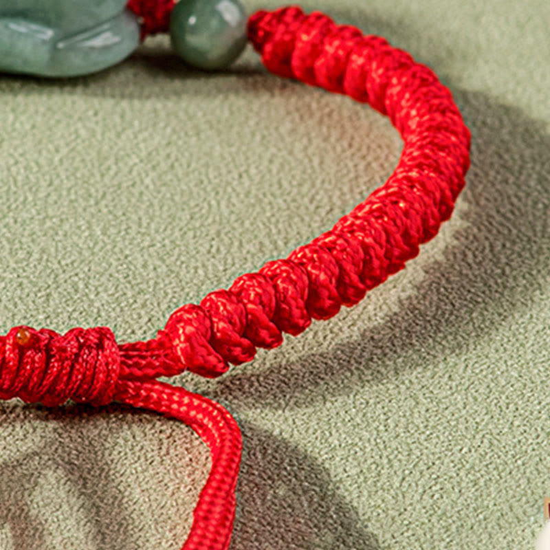 Jade Pi Xiu Schutzarmband mit King Kong Knoten, rote Schnur