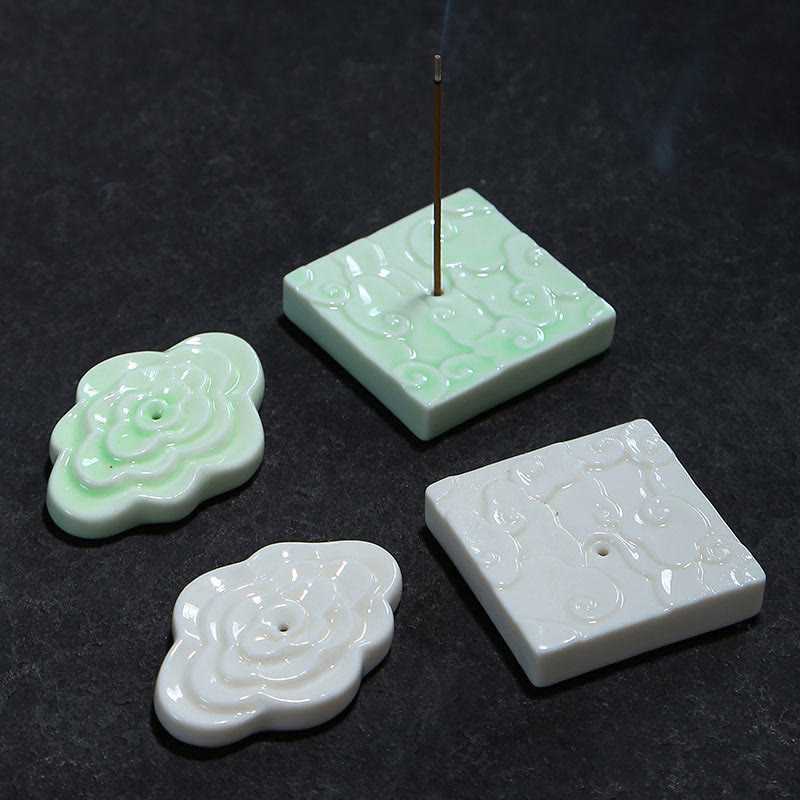 Mini-Räuchergefäß aus Keramik mit glückverheißendem Wolkendesign
