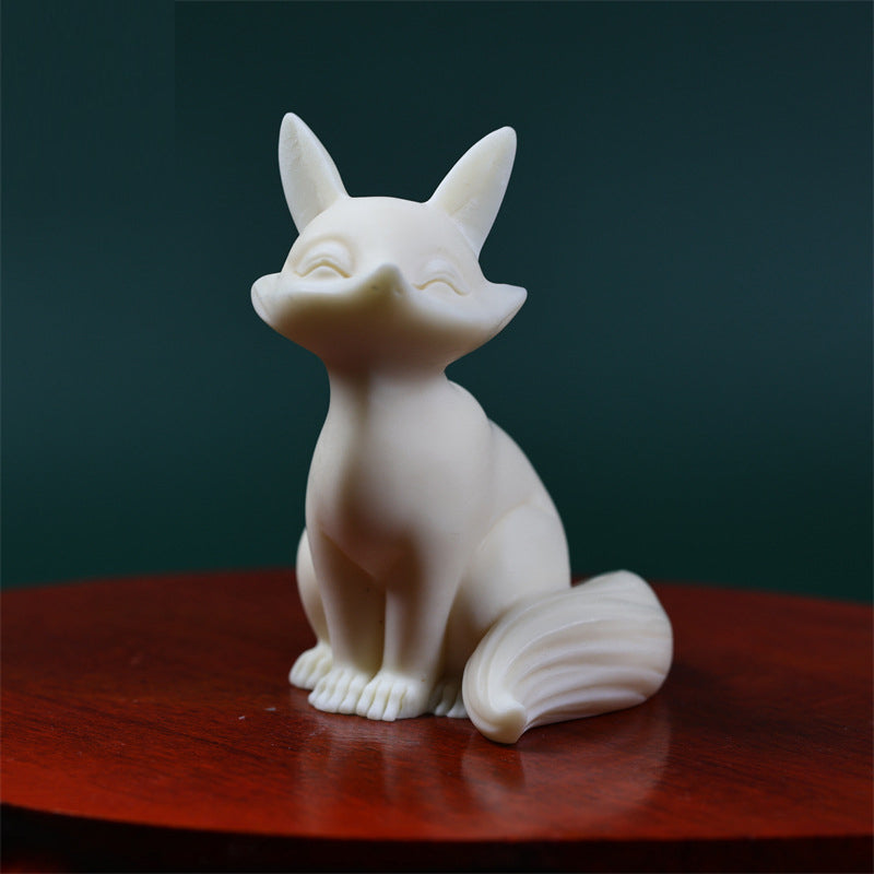 Mini-Schutzfigur aus Elfenbein-Obst mit neun Schwänzen