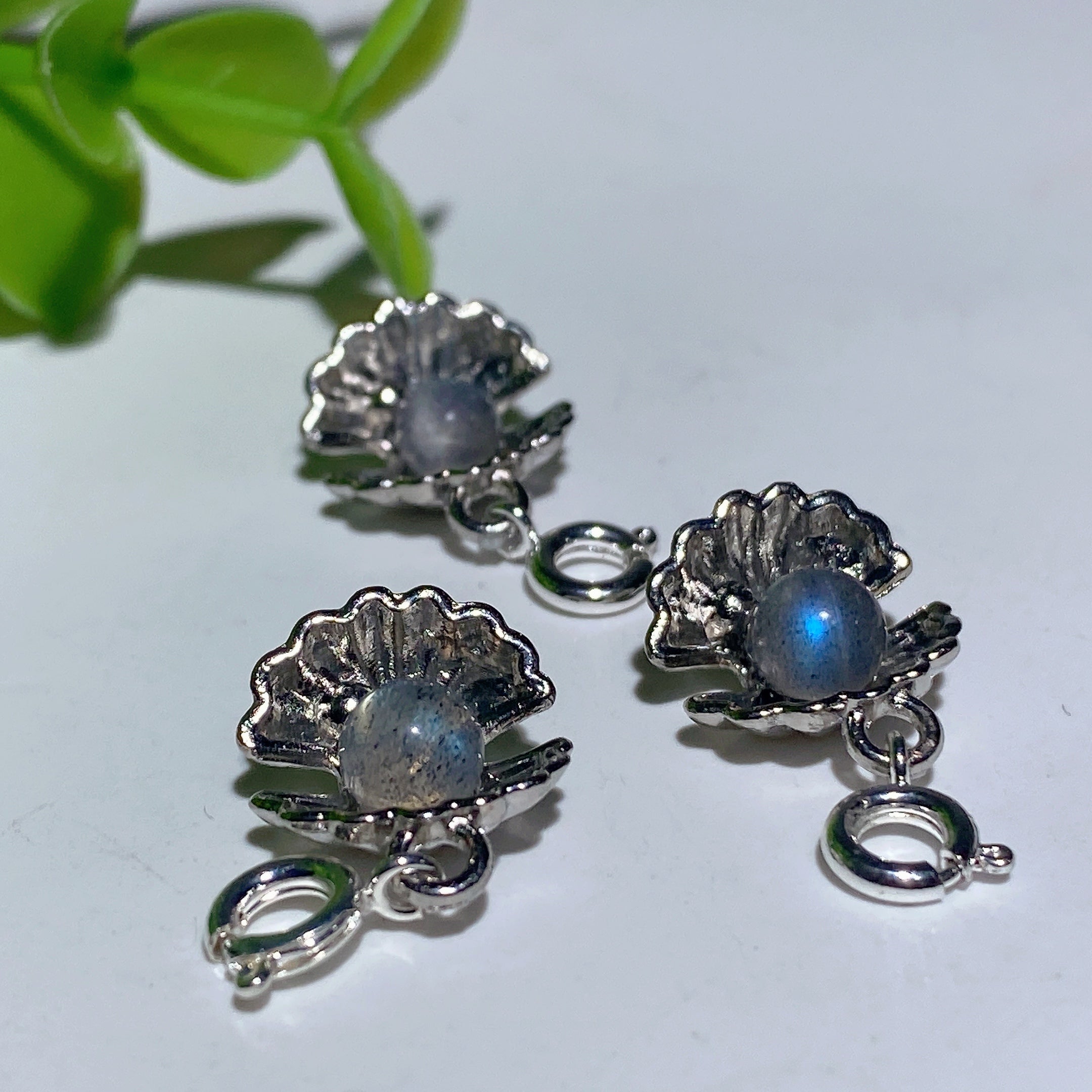 Mini-Silber-Muschelanhänger mit Kristall, 12 mm, Heilkette