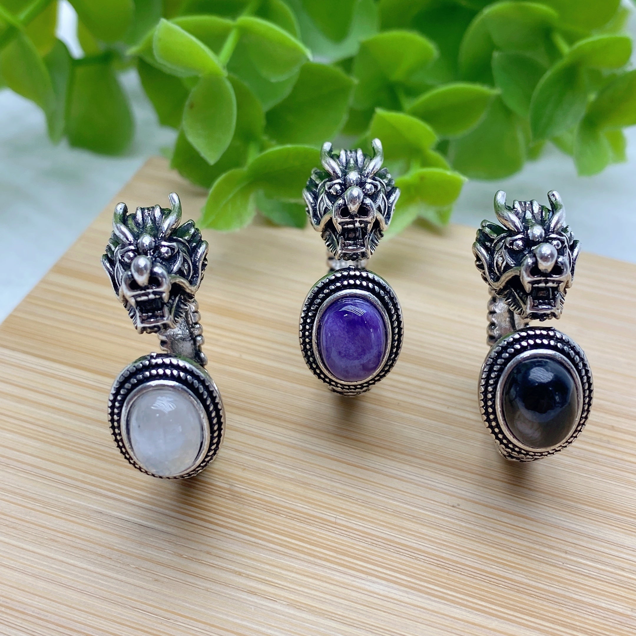 Verstellbarer Ring mit Drachendesign aus gemischten Kristallen, 18 mm