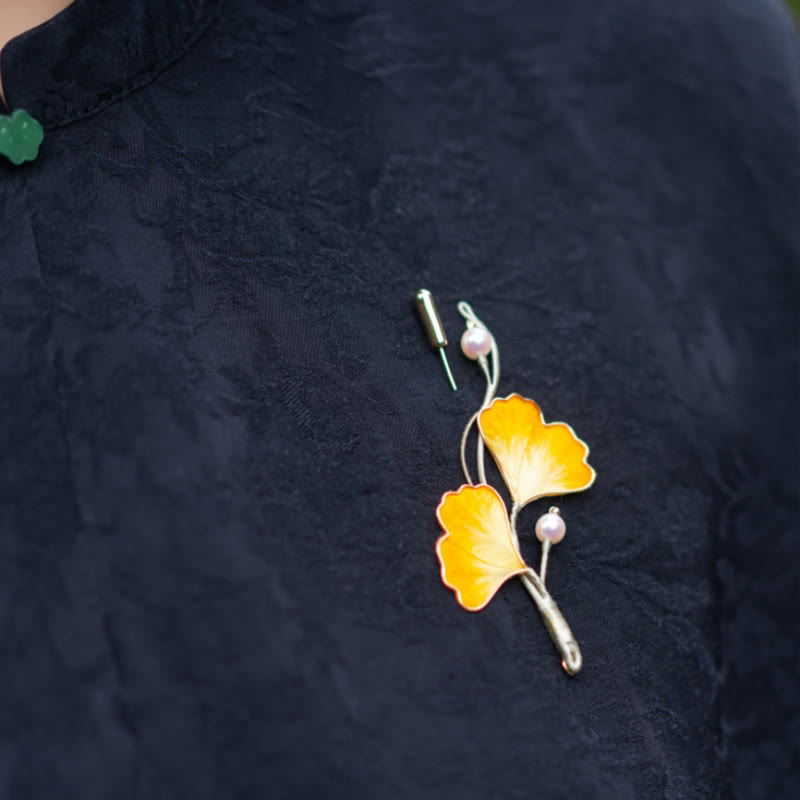 Ginkgoblatt-Brosche aus Maulbeerseide | Spiritueller Schmuck