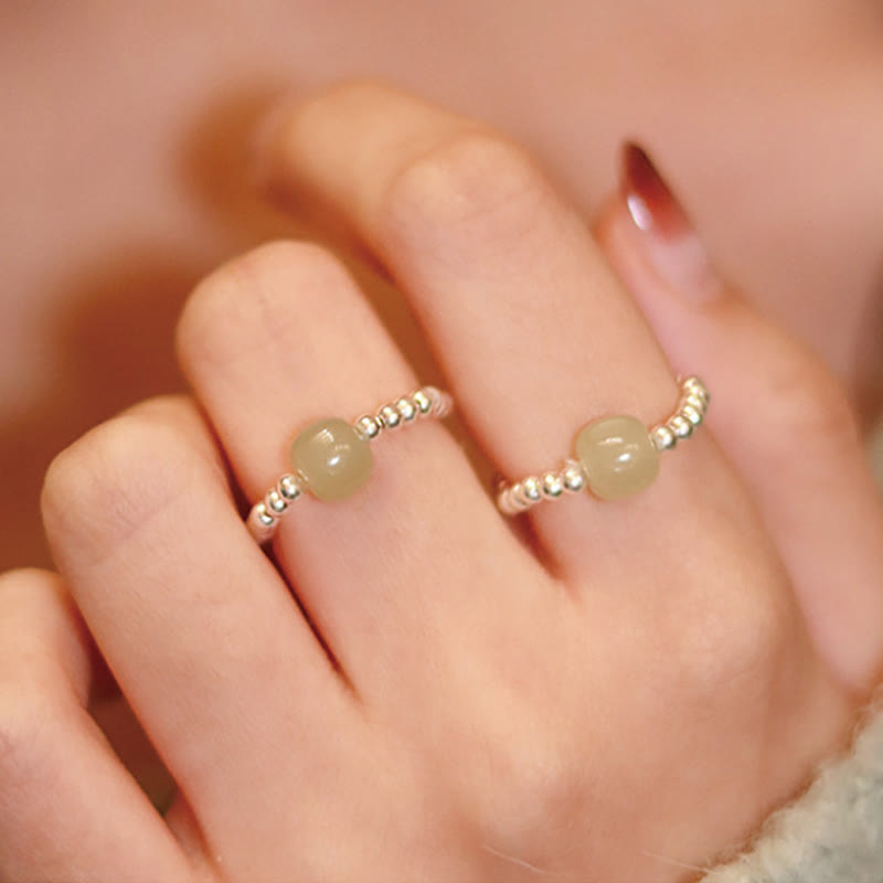 Elastischer Ring aus natürlicher Hetian-Jade, rotem Achat und Perlen