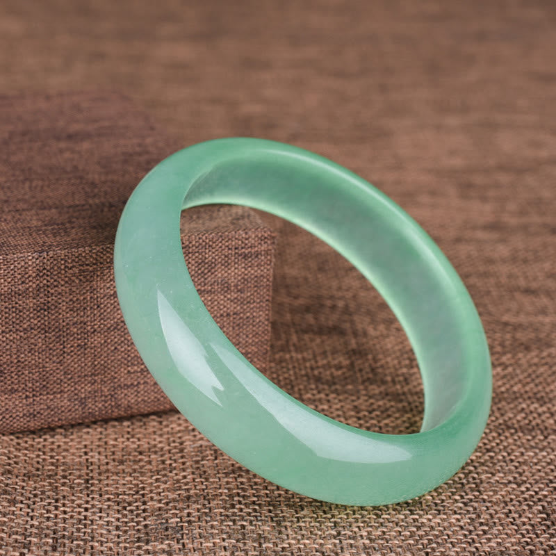 Armreif aus natürlichem Jade für Glück und Wohlstand