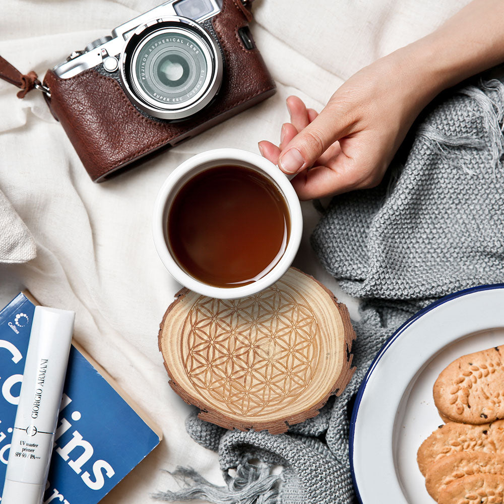 Spiritueller Untersetzer aus Naturholz, 8–10 cm