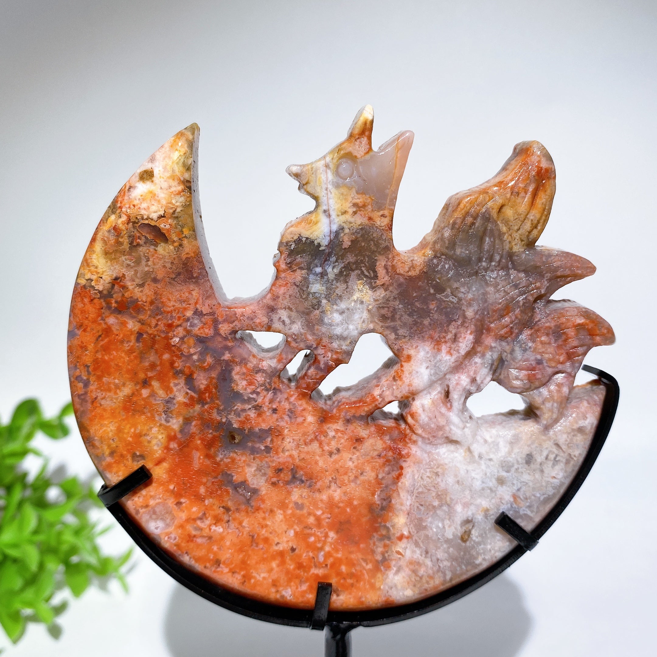 Neunschwänzige Fuchs-Kristallschnitzerei mit Mondständer, 10,2 cm