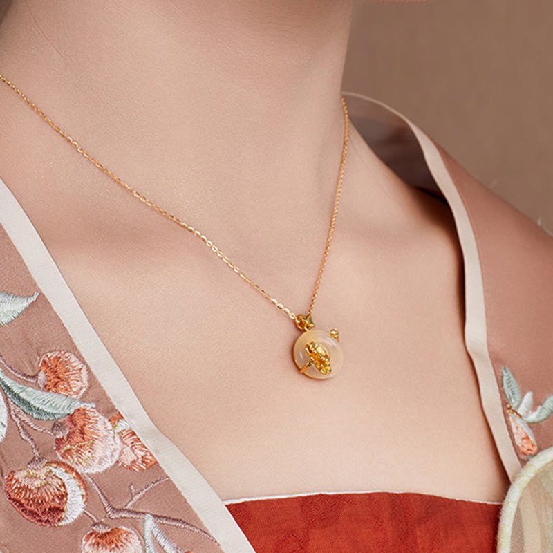 Peace Buckle Pfirsichblüten-Schmetterling Spirituelle Halskette aus Sterlingsilber