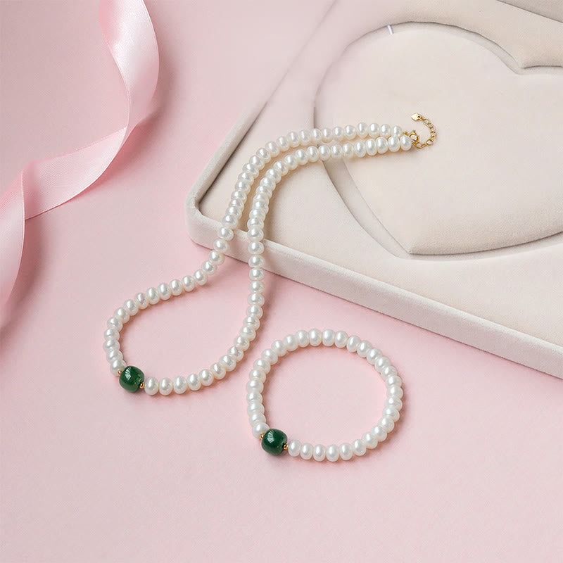 Perlen-Halskette mit Hetian-Jade und Aquamarin, 42 cm