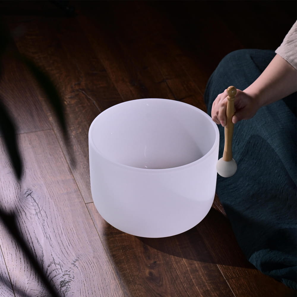 White Crystal Singing Bowl with Wooden Mallet for Perfect Pitch 3rd Octave A Note 220Hz