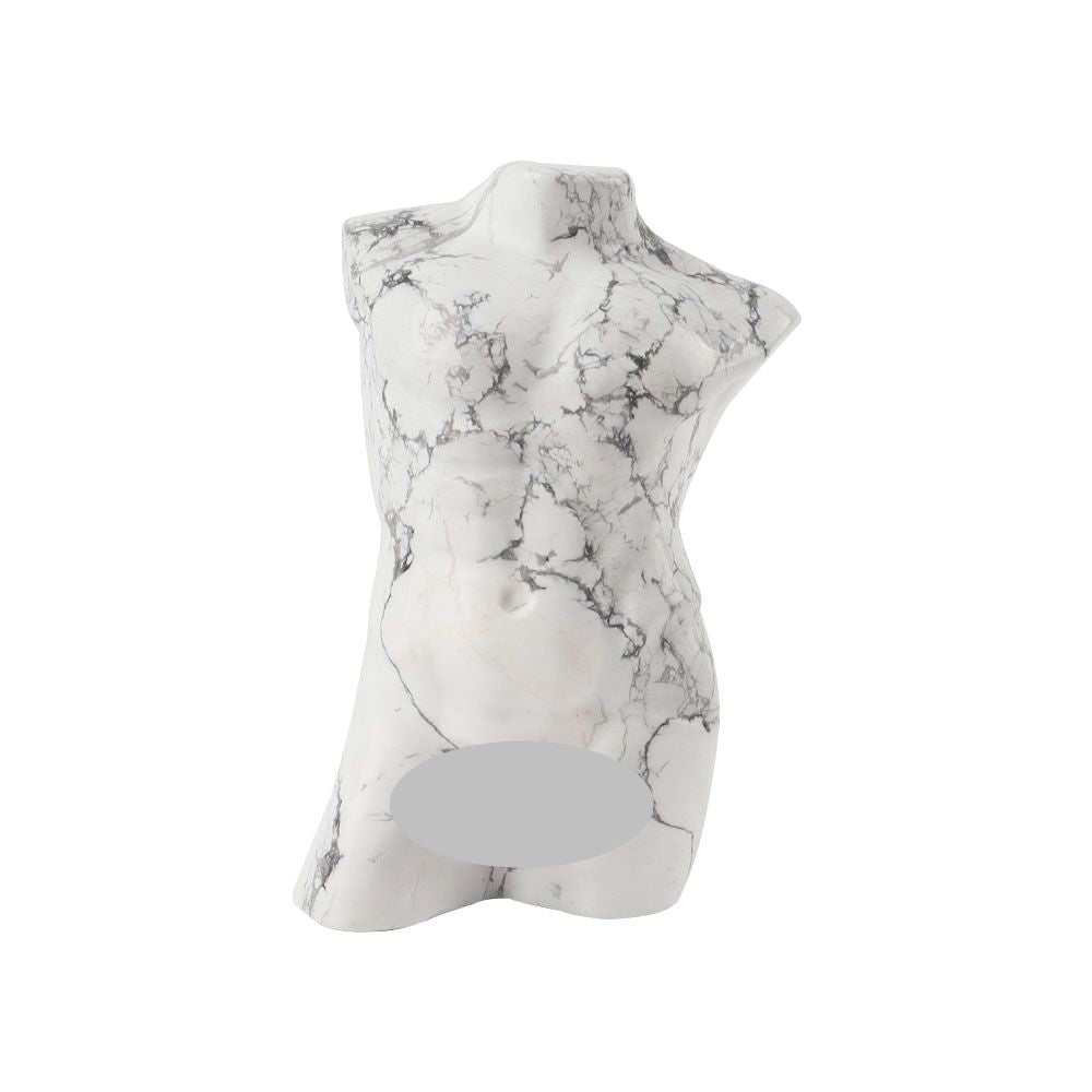 Polierte Howlith-Kristallfigur, 8,7 cm, Schnitzerei