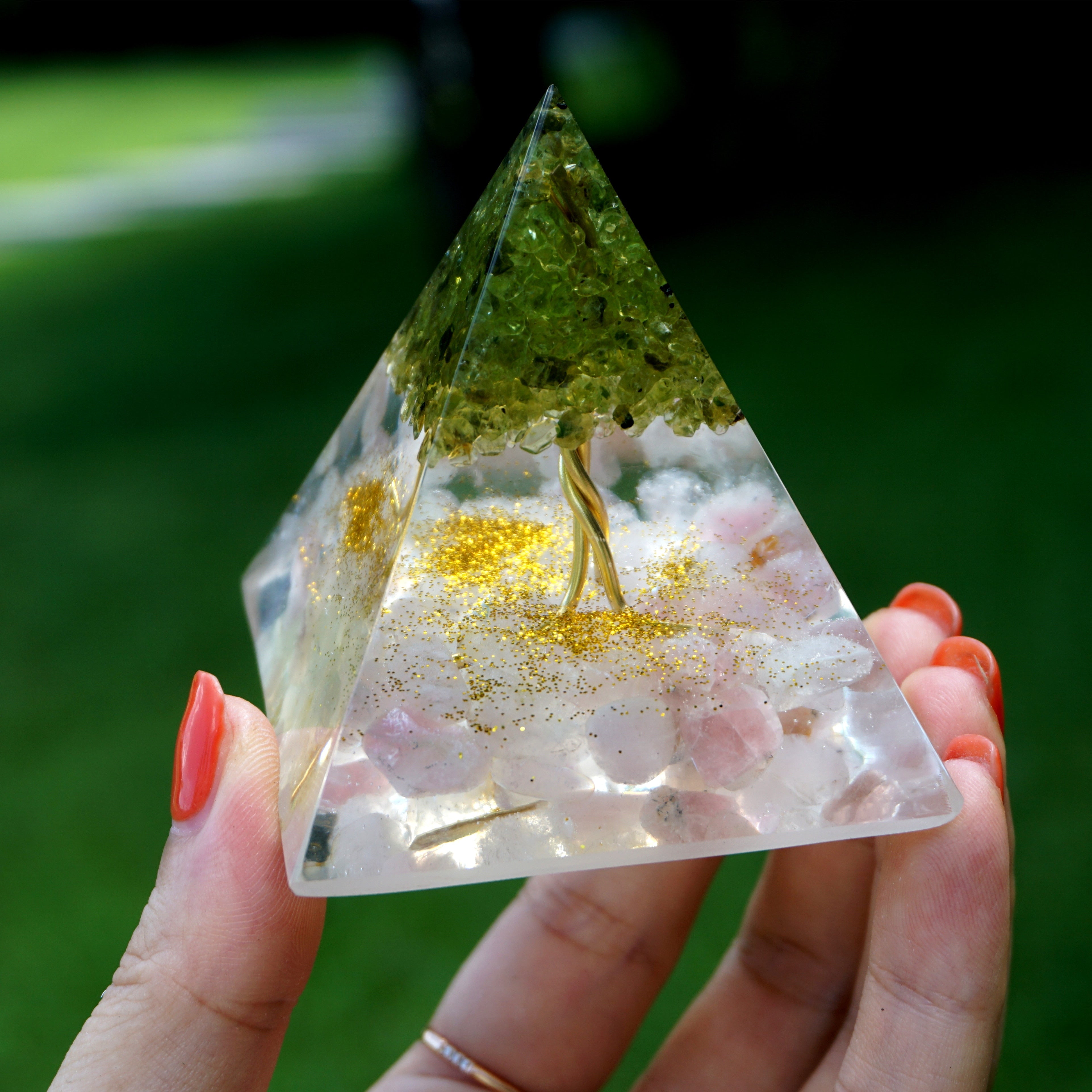 Wohlstands-Peridot-Orgon-Pyramide