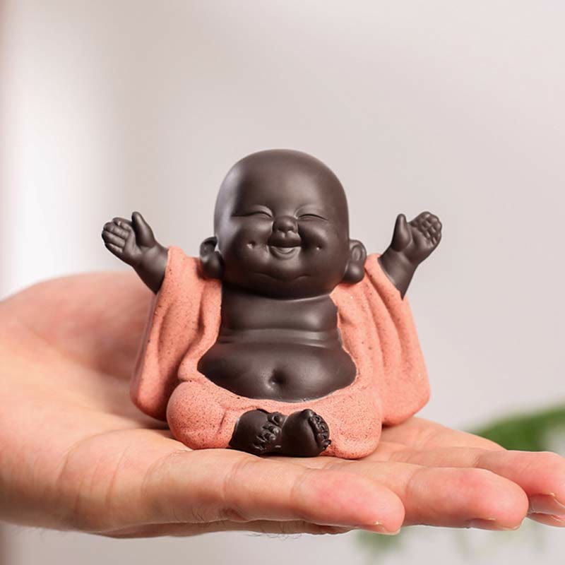 Lachende Buddha-Statue aus lila Ton | Dekoration für Glück und Reichtum