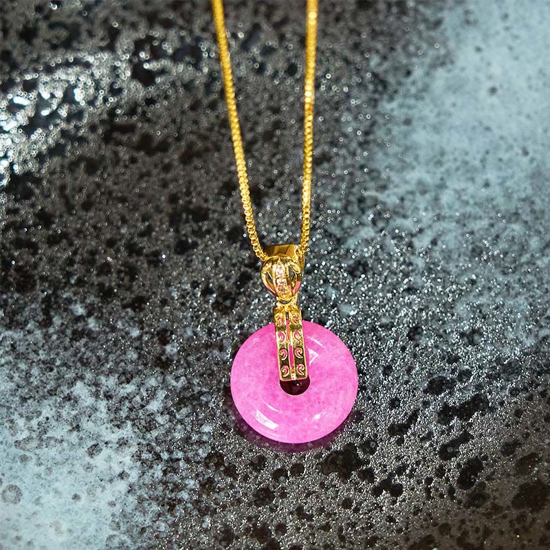 Lila Jade Peace Buckle Halskette für Glück und Ruhe