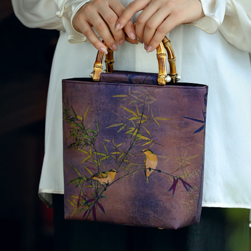 Handtasche mit Bambusgriff in Lila mit Elstervögeln, 23 cm
