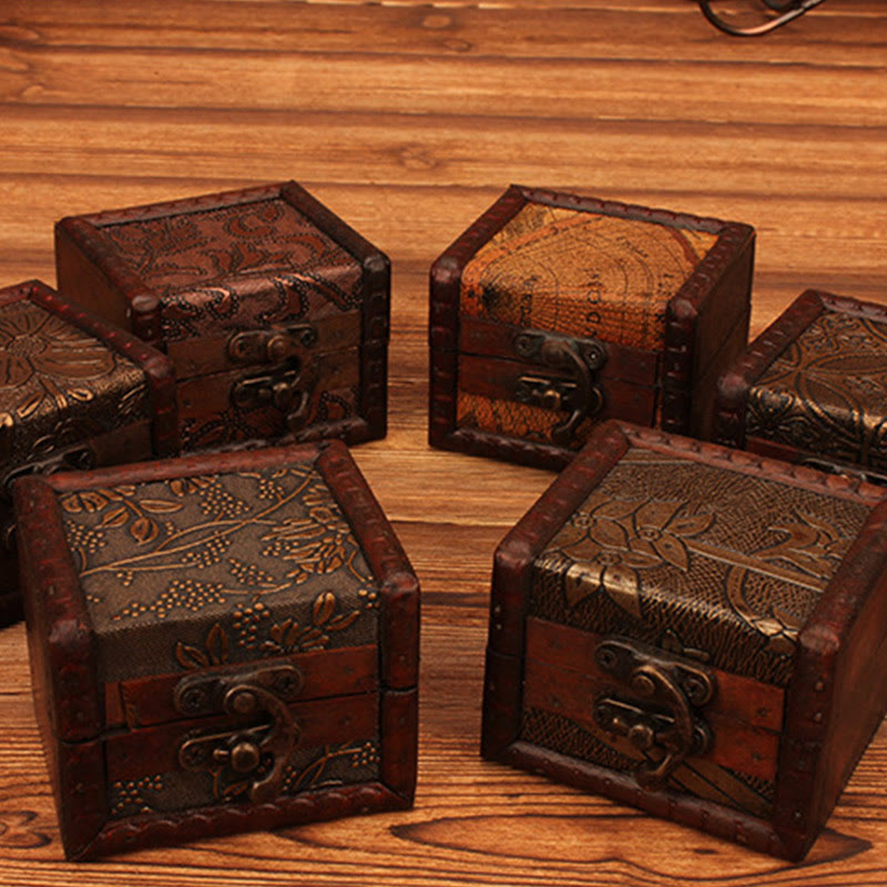 Kleine quadratische Schmuckschatulle aus Holz im Retro-Stil mit Lotus-Design