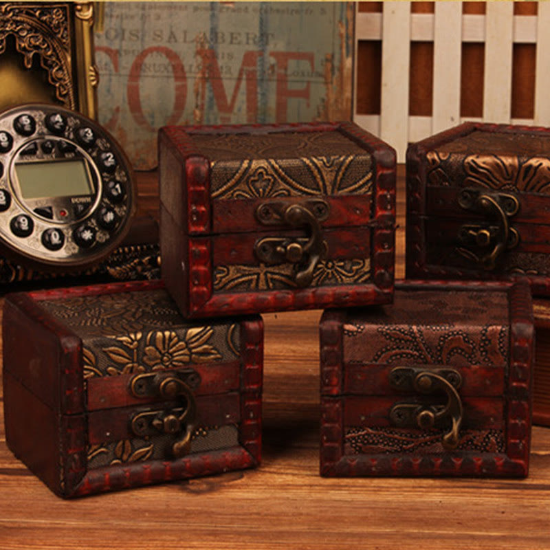 Kleine quadratische Schmuckschatulle aus Holz im Retro-Stil mit Lotus-Design