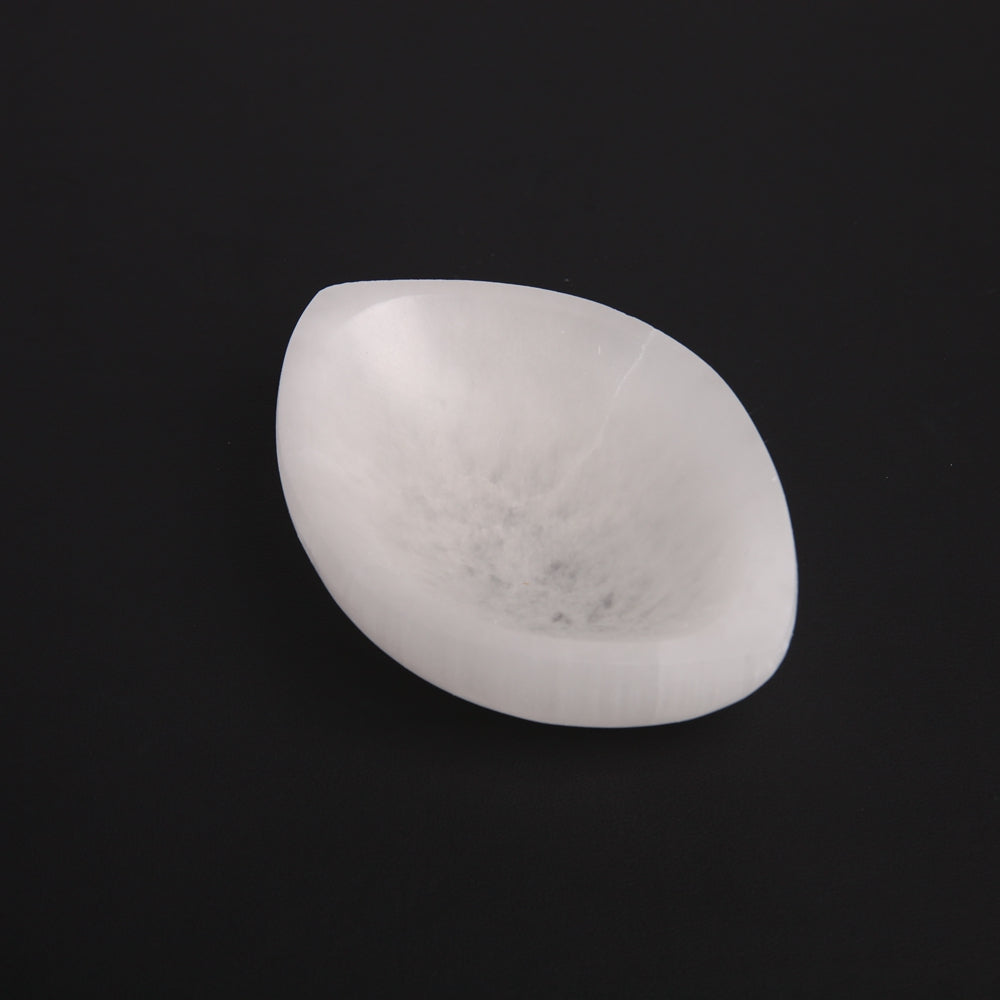 Selenit-Kristallschale, 10,8 cm, poliert, geschnitztes Dekor