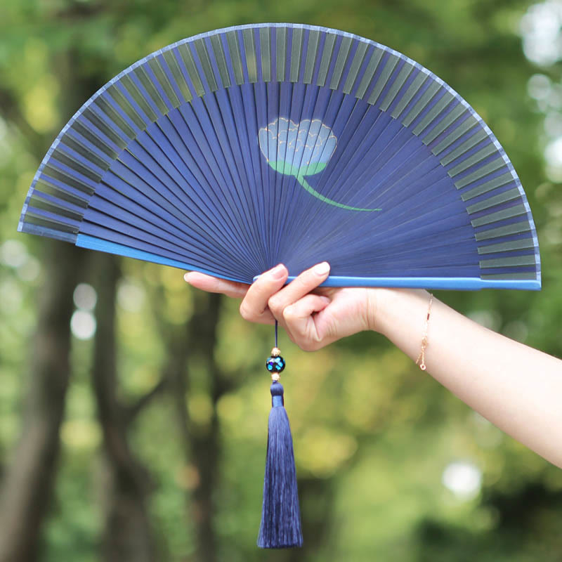 Chinesischer Faltfächer aus Seidenbambus, 21 cm, mit Pfingstrosenblüten