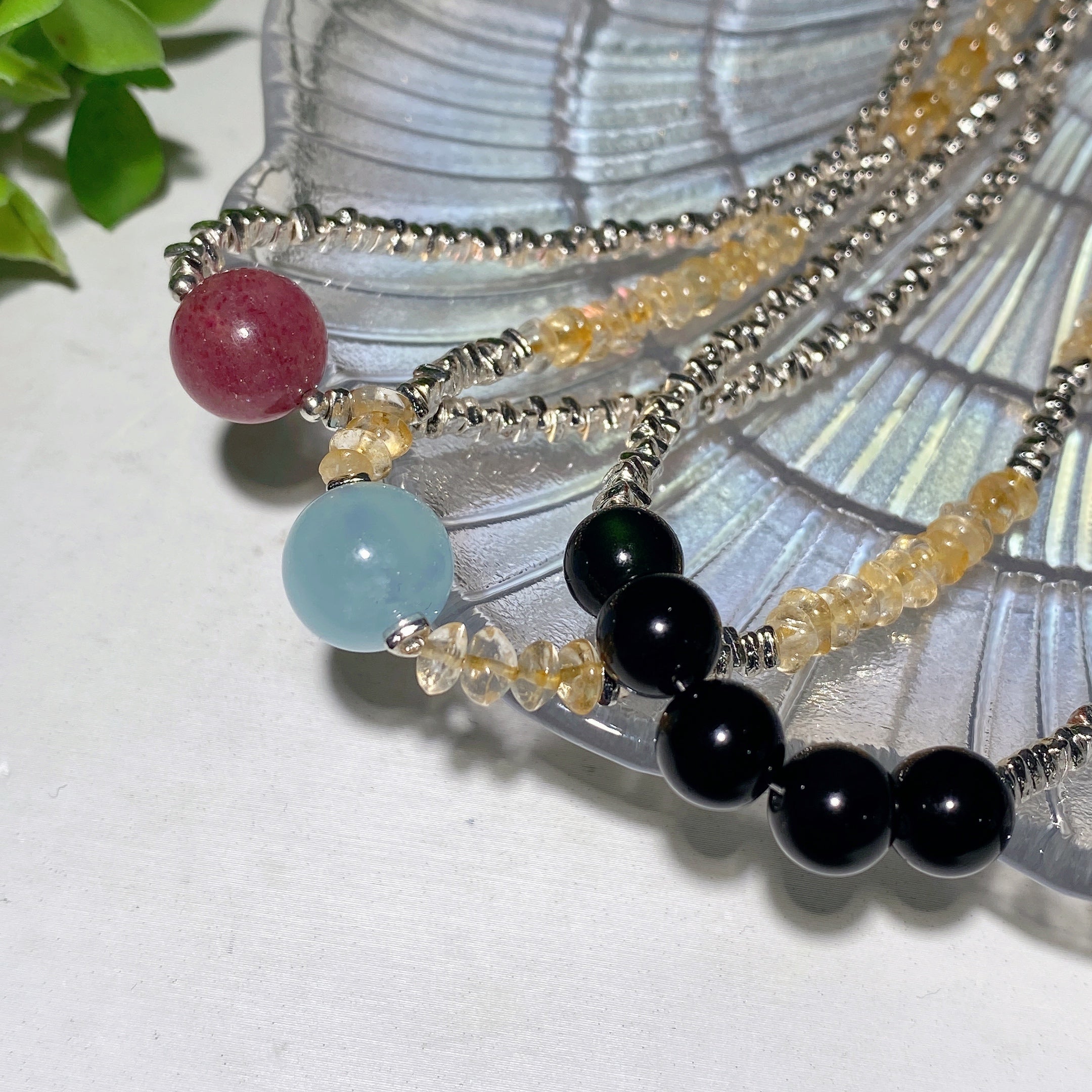 Heilende Halskette mit silbernen Kristallsplittern, ca. 19 cm