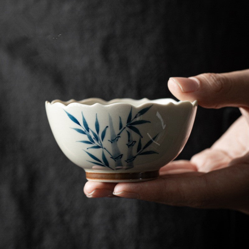Kleine Keramik-Teetasse mit blauen Bambusblättern für Kung-Fu-Teerituale