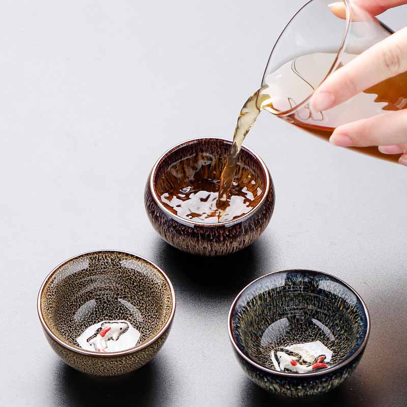 Kleine Koi-Fisch-Ofen-Wechsel-Teetasse aus Jianzhan-Keramik, 60 ml