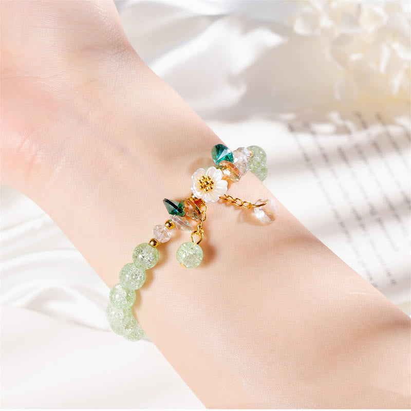 Spirituelles Glasperlenarmband mit Blumenanhänger zum Schutz