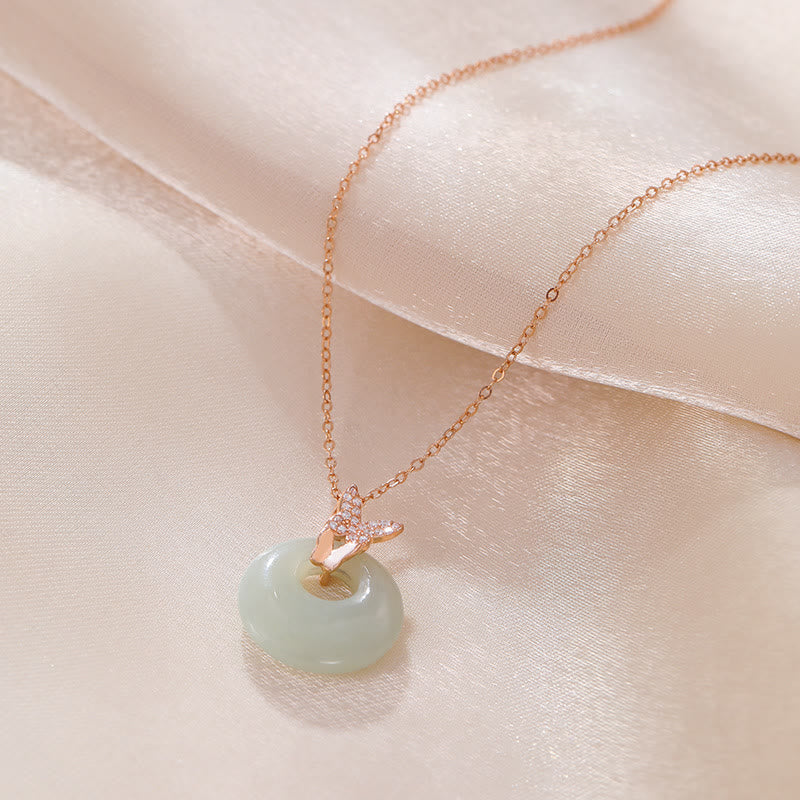 Glückskette aus Sterlingsilber mit Schmetterling aus Hetian-Jade